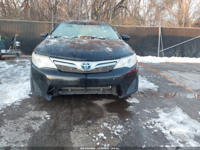 Toyota Camry Le Image 5