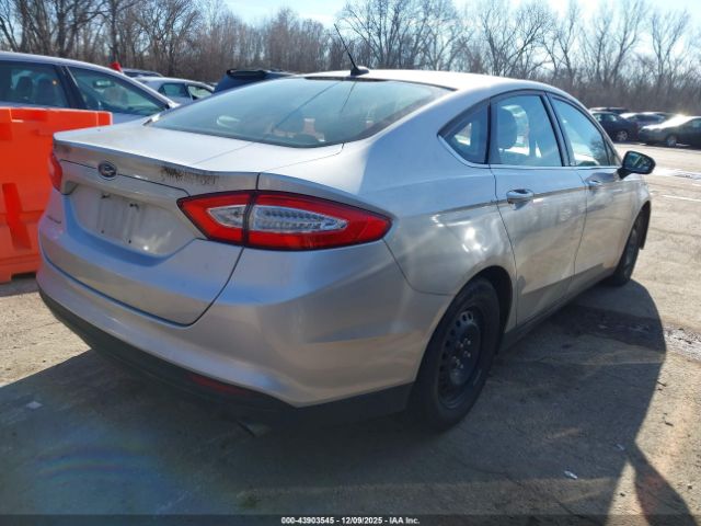 Ford Fusion S Image 3