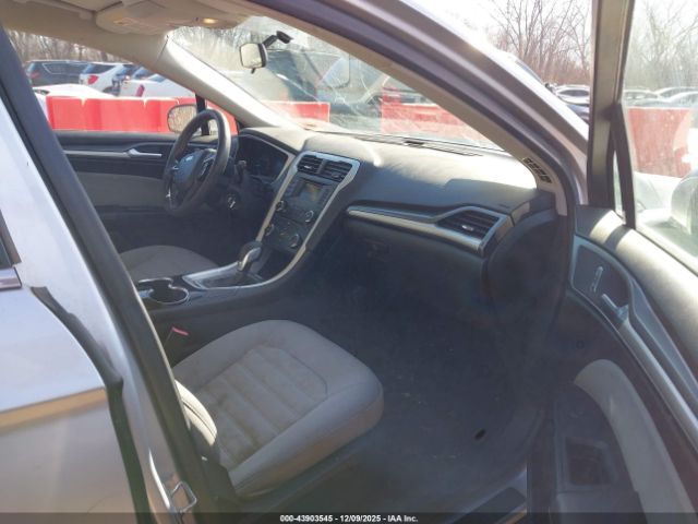 Ford Fusion S Image 4