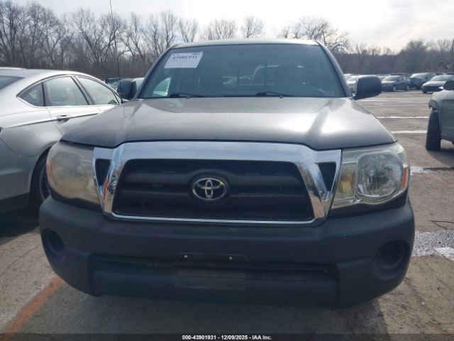 Toyota Tacoma Image 3