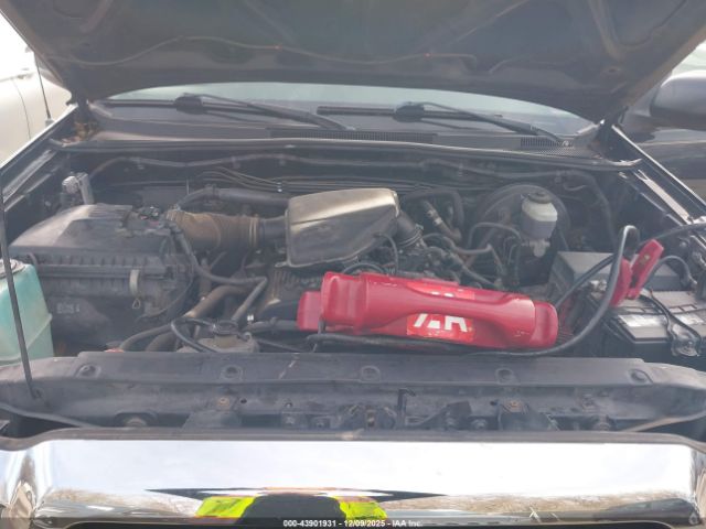 Toyota Tacoma Image 10