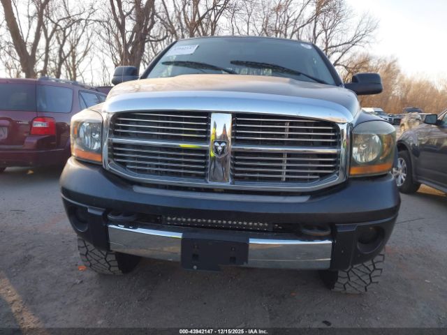 Dodge Ram 3500 Laramie Image 16