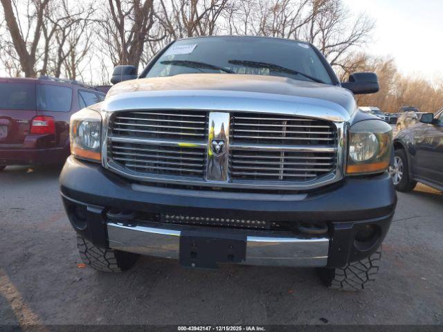 Dodge Ram 3500 Laramie Image 16