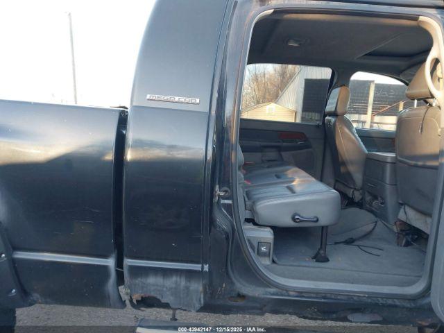 Dodge Ram 3500 Laramie Image 9