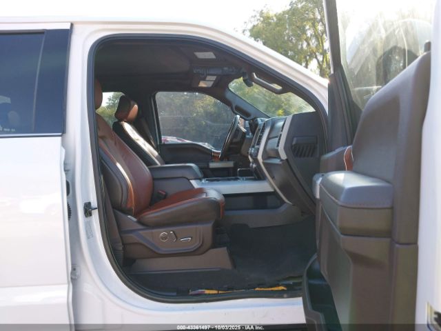 Ford F-350 King Ranch Image 12