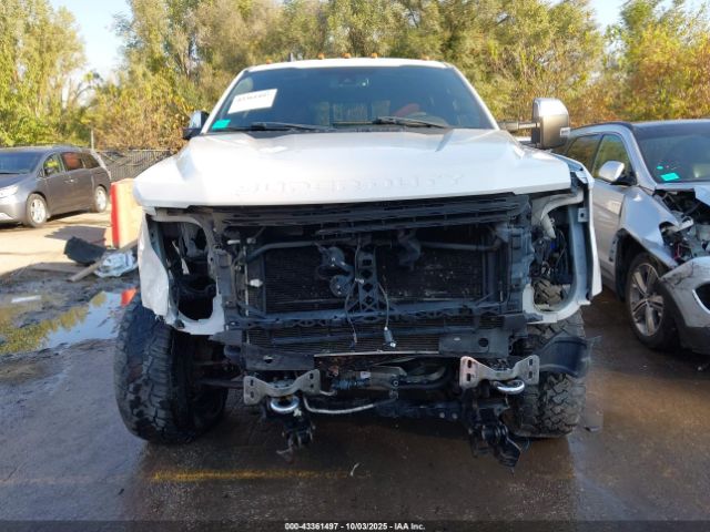 Ford F-350 King Ranch Image 14