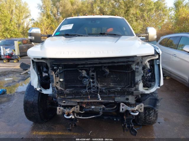 Ford F-350 King Ranch Image 9