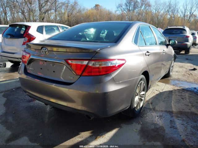 Toyota Camry Se Image 15