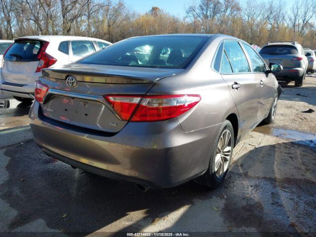 Toyota Camry Se Image 15