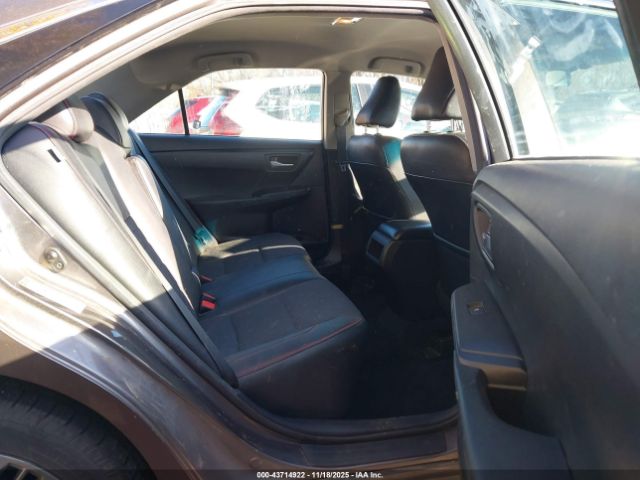 Toyota Camry Se Image 14