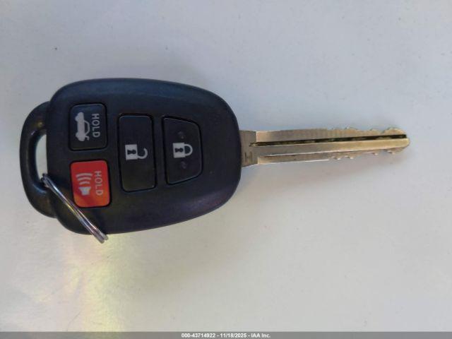 Toyota Camry Se Image 7