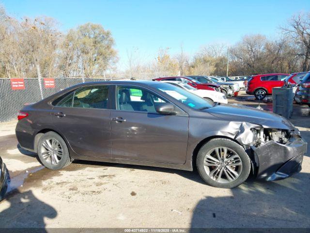 Toyota Camry Se Image 5