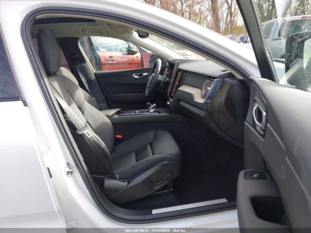 Volvo Xc60 Plug-in Hybrid T8 Plus Image 17