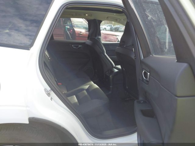 Volvo Xc60 Plug-in Hybrid T8 Plus Image 8