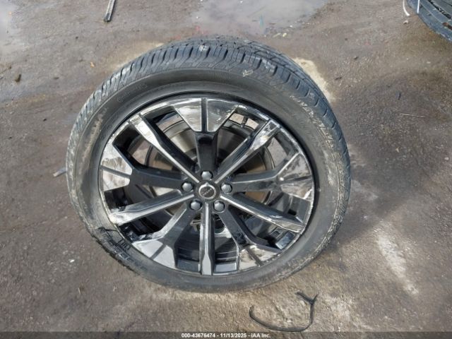 Volvo Xc60 Plug-in Hybrid T8 Plus Image 12