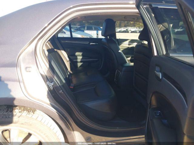 Chrysler 300 Touring L Awd Image 17