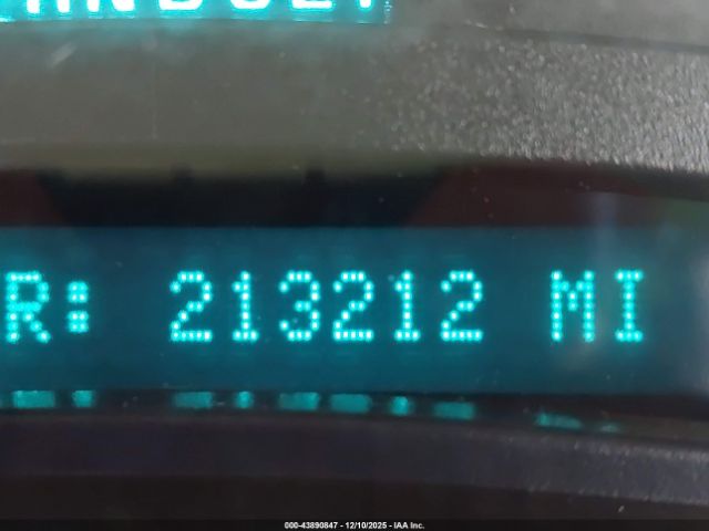 Chevrolet Silverado 1500 Image 12