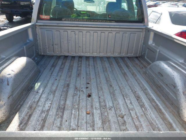 Chevrolet Silverado 1500 Image 14