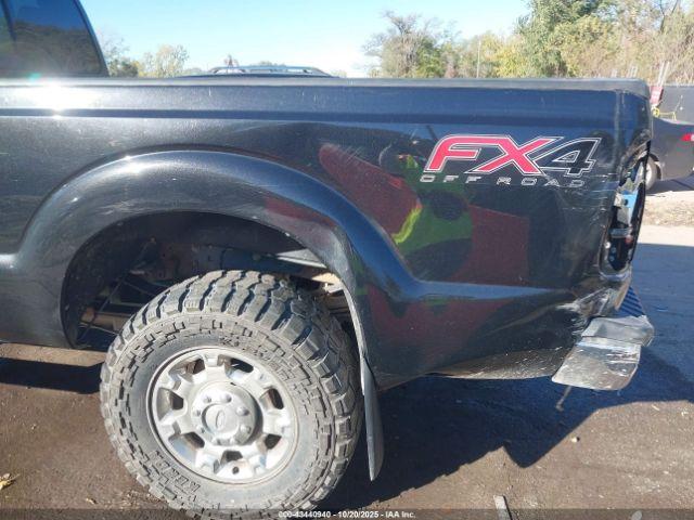 Ford F-350 Lariat Image 11