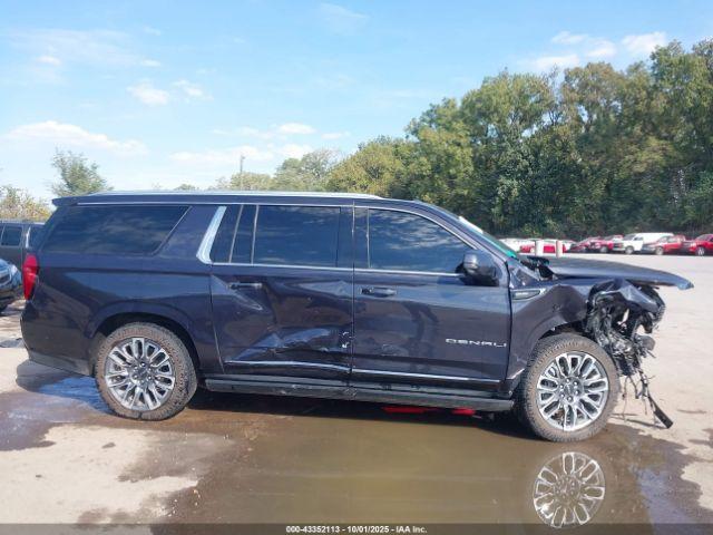 GMC Yukon 4wd Denali Ultimate Image 13