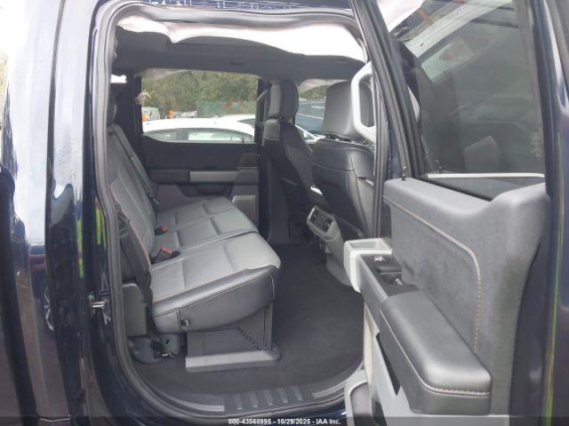 Ford F-150 Lariat Image 10