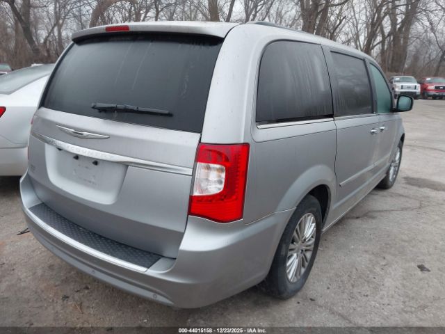 Chrysler Town & Country Touring-l Image 11