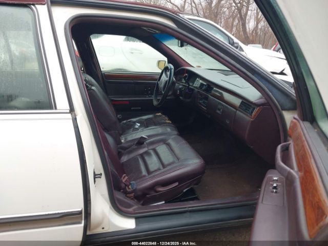 Cadillac DeVille Image 4