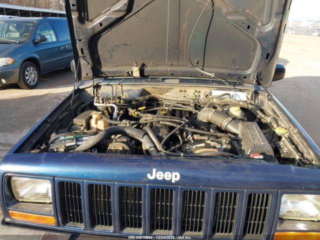 Jeep Cherokee Sport Image 7