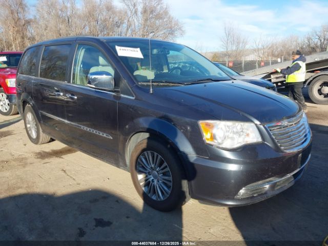 Chrysler Town & Country Touring-l Image 1