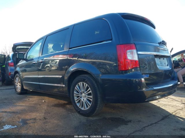 Chrysler Town & Country Touring-l Image 16