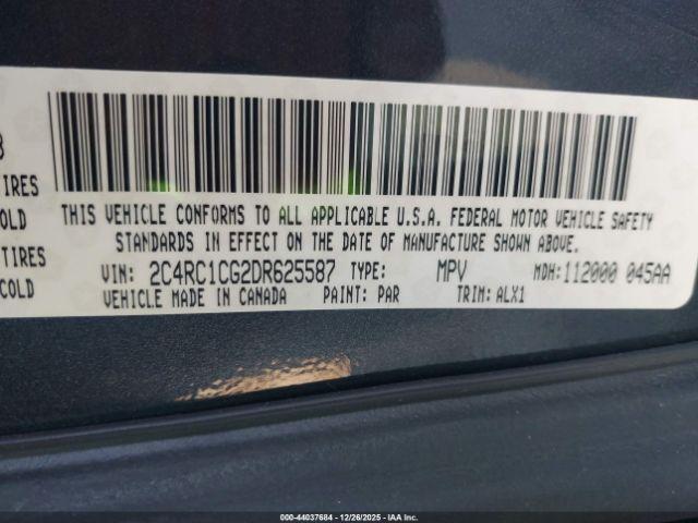 Chrysler Town & Country Touring-l Image 10