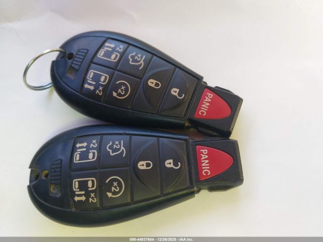 Chrysler Town & Country Touring-l Image 9