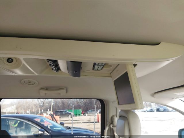 Chrysler Town & Country Touring-l Image 15