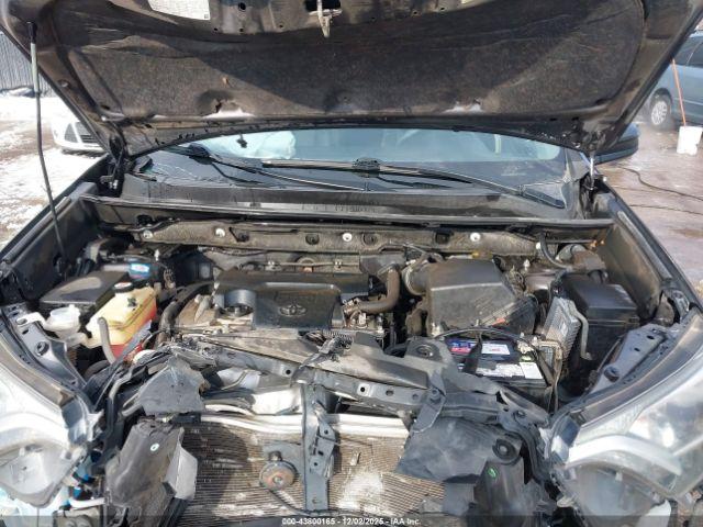 Toyota RAV4 Le Image 13