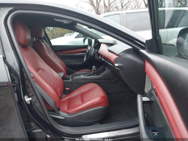 Mazda Mazda3 Premium Package Image 3