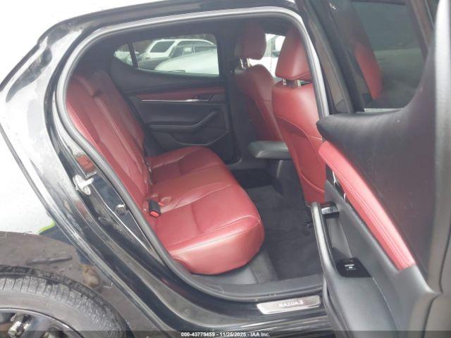 Mazda Mazda3 Premium Package Image 12