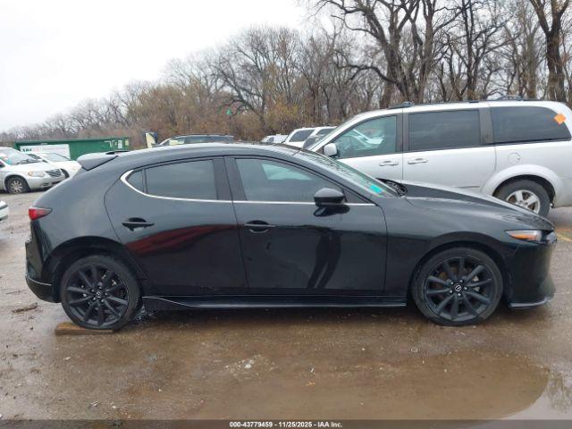 Mazda Mazda3 Premium Package Image 11