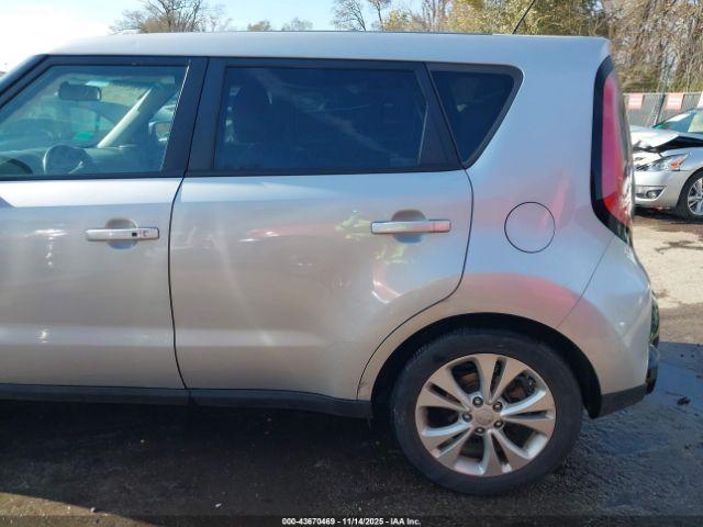 Kia Soul + Image 12