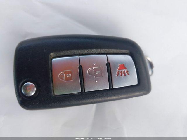 Nissan Rogue S Image 17