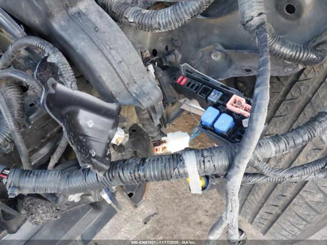 Nissan Rogue S Image 2