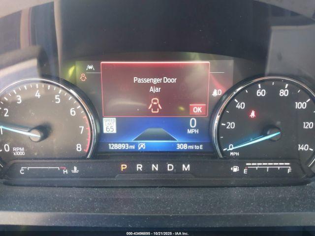 Ford Explorer Xlt Image 4