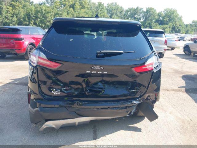 Ford Edge Titanium Image 14