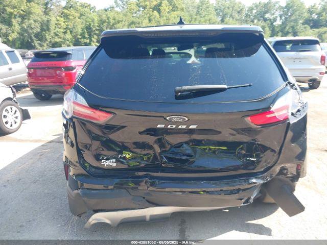 Ford Edge Titanium Image 8