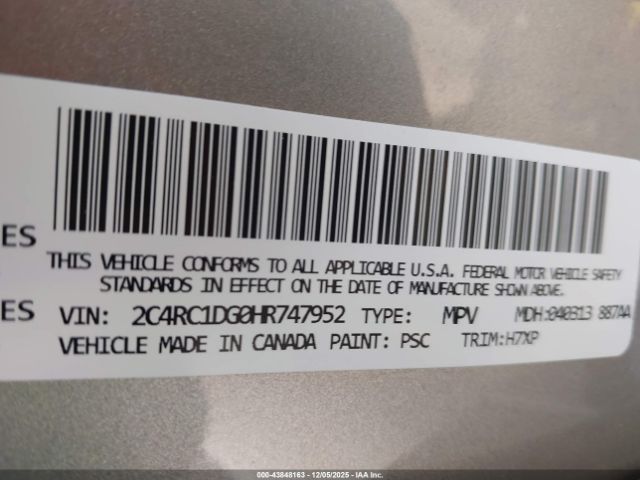 Chrysler Pacifica Touring Image 4