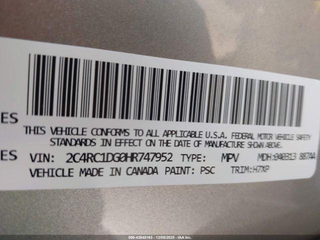 Chrysler Pacifica Touring Image 4