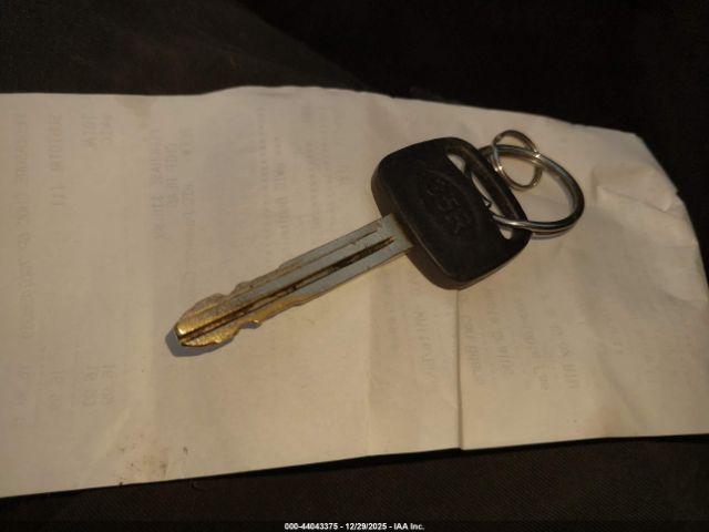 Toyota Corolla Ce Image 7