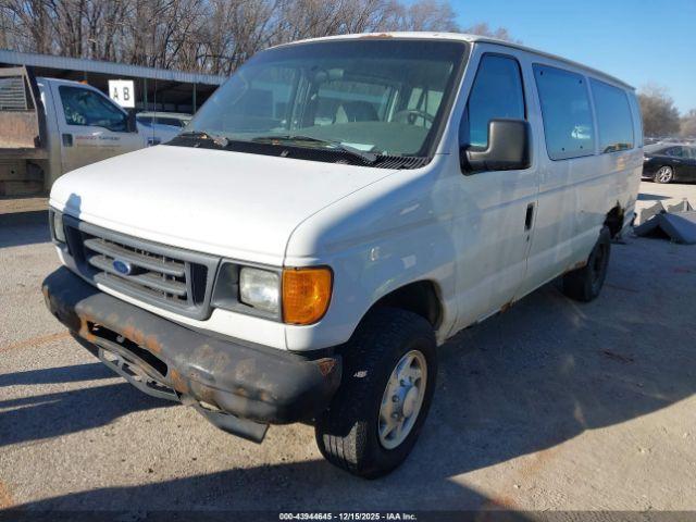 Ford E-350 Image 2