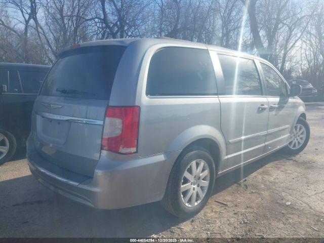 Chrysler Town & Country Touring Image 10