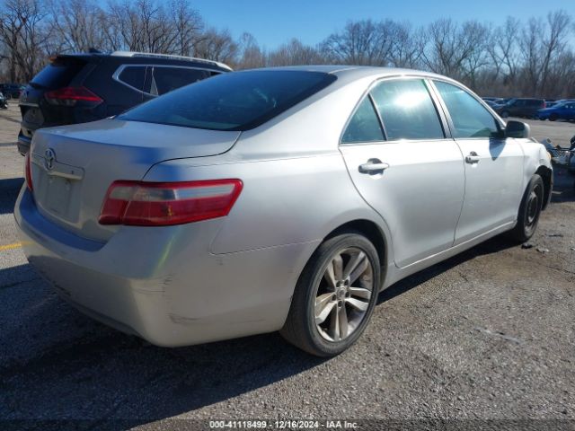 Toyota Camry Image 9