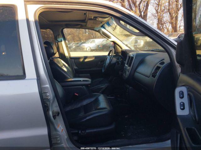 Ford Escape Limited Image 3